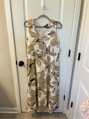 Ellen Tracy Beige and Black Floral Maxi Dress